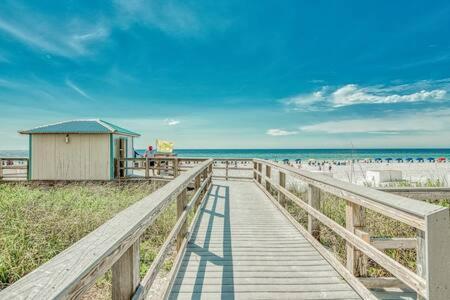 The Oyster By Brightwild-Beachfront Condo Destin Bagian luar foto
