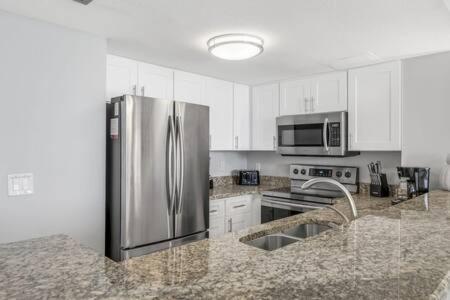 The Oyster By Brightwild-Beachfront Condo Destin Bagian luar foto